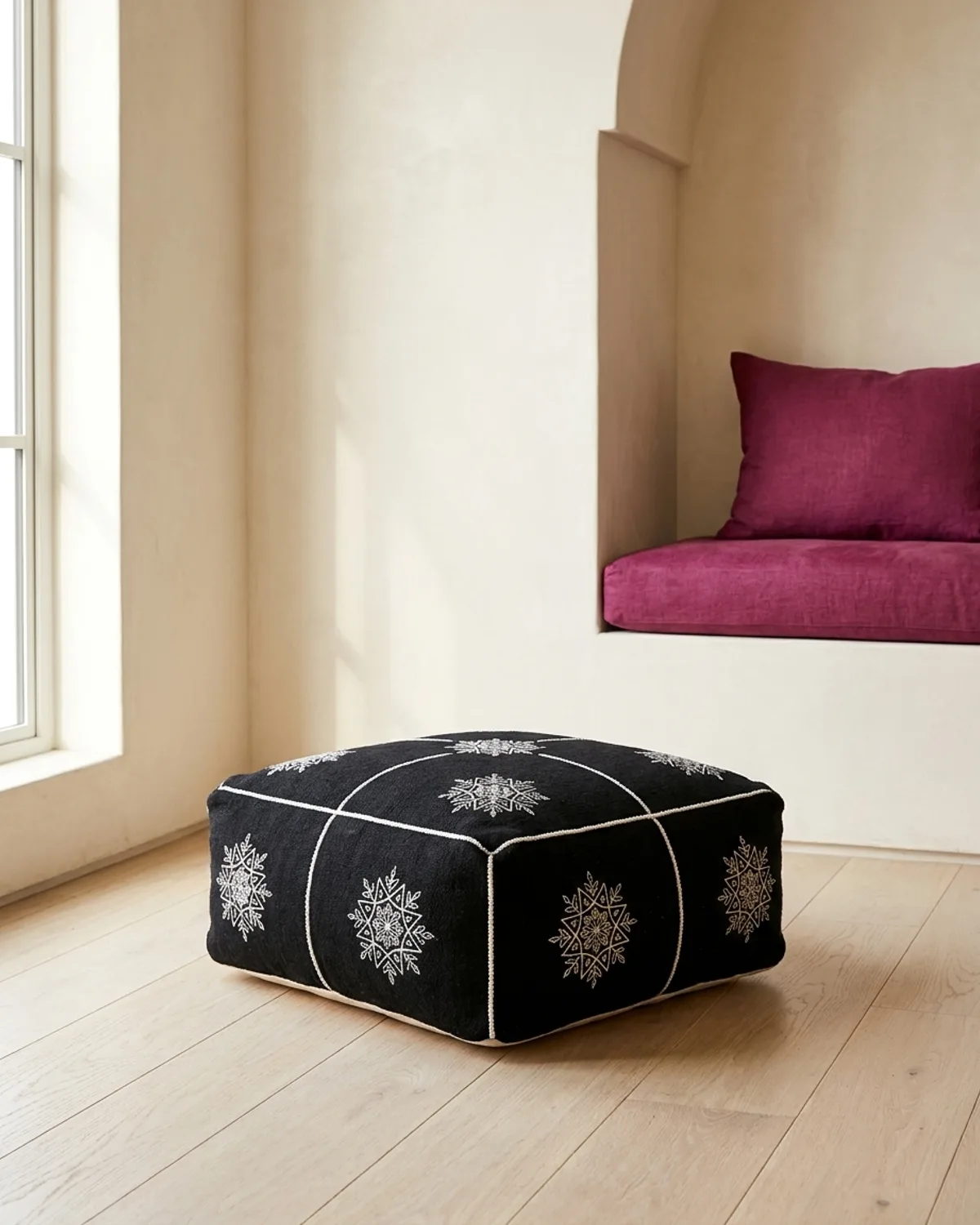 hachkar embroidered — black